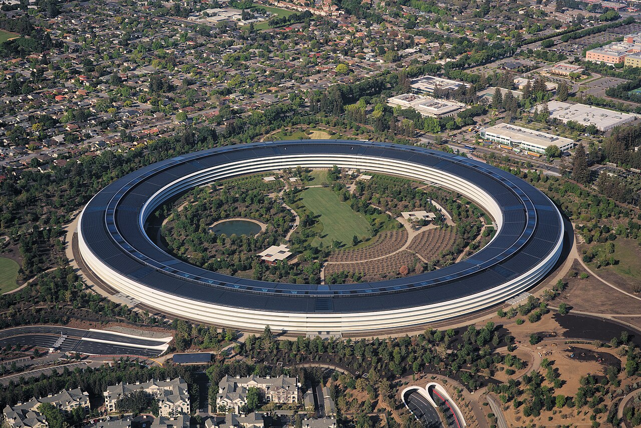 File:Aerial view of Apple Park dllu.jpg - Wikipedia
