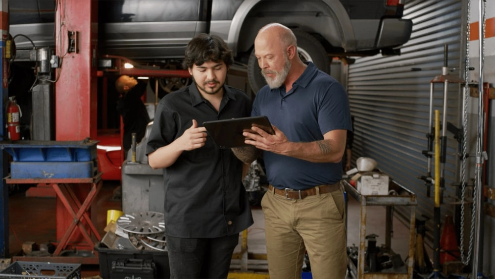 What Is an Automotive Service Writer? | Tekmetric