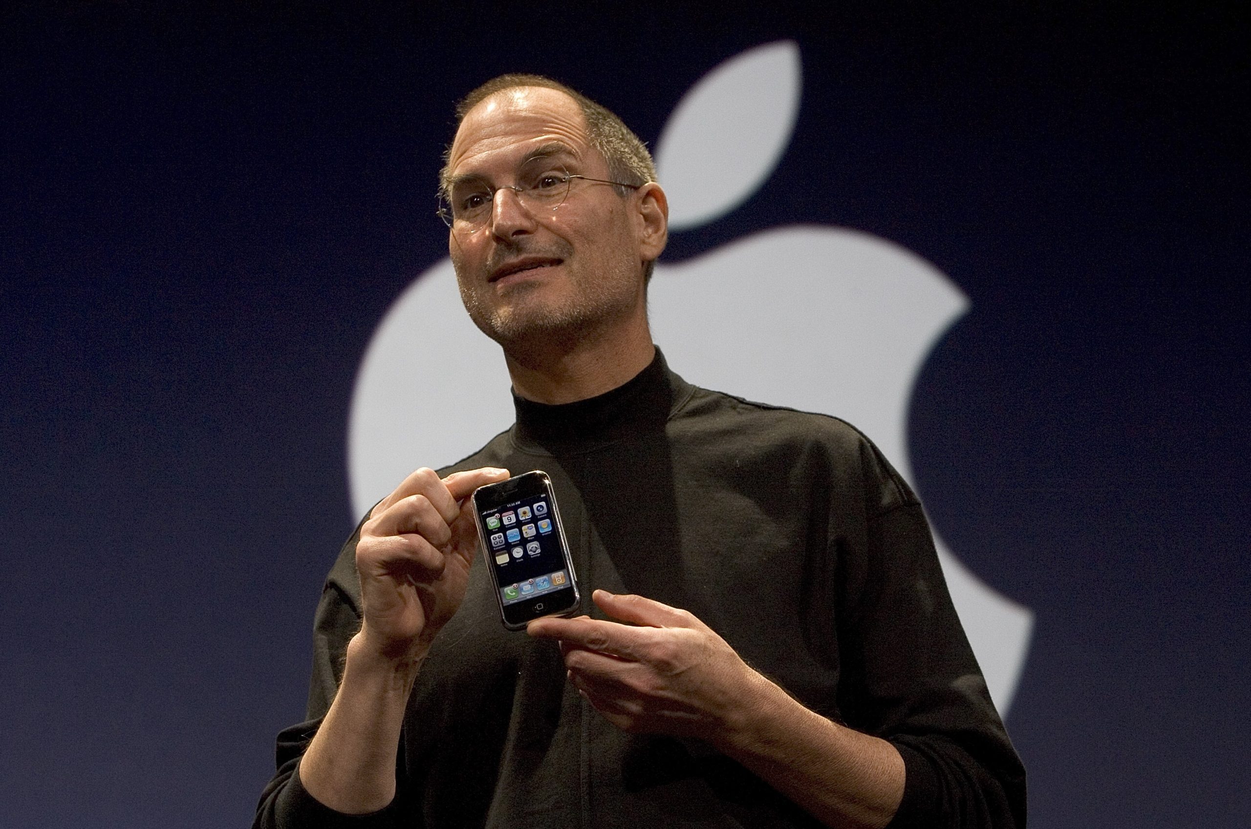 Watch Steve Jobs Launch the iPhone at Apple's 2007 Keynote