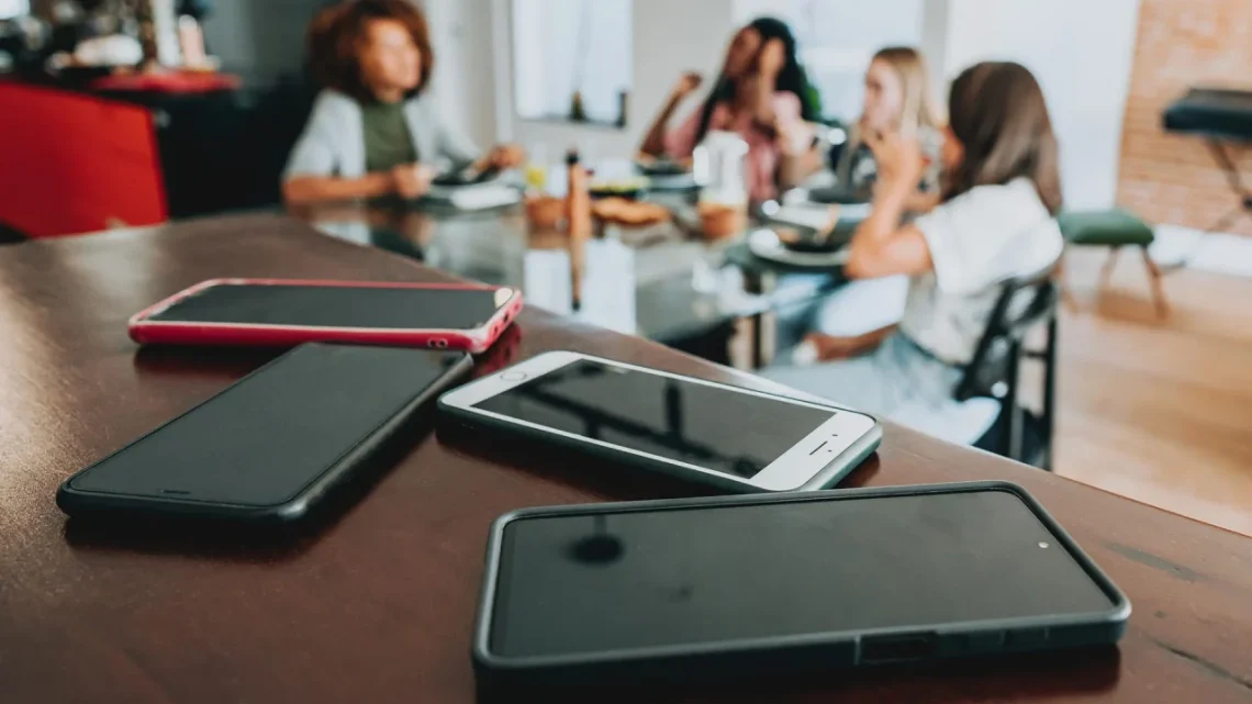 폰 리스닝, 타겟팅 광고, 데이터 프라이버시