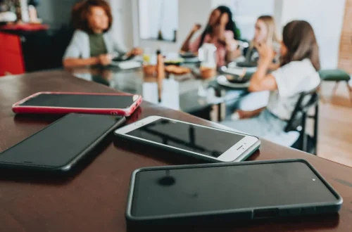 폰 리스닝, 타겟팅 광고, 데이터 프라이버시