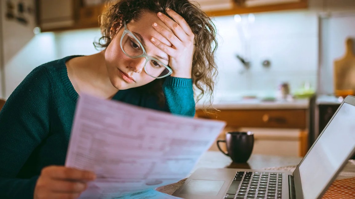 Money Anxiety: Signs, Causes, How to Handle It