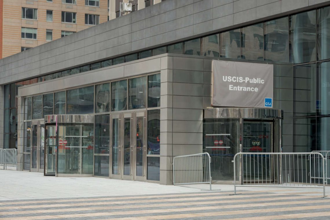 미국 이민 승인 830만 건, USCIS 이민 정책 2025, 트럼프 이민 거부율