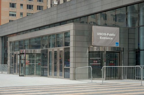 미국 이민 승인 830만 건, USCIS 이민 정책 2025, 트럼프 이민 거부율